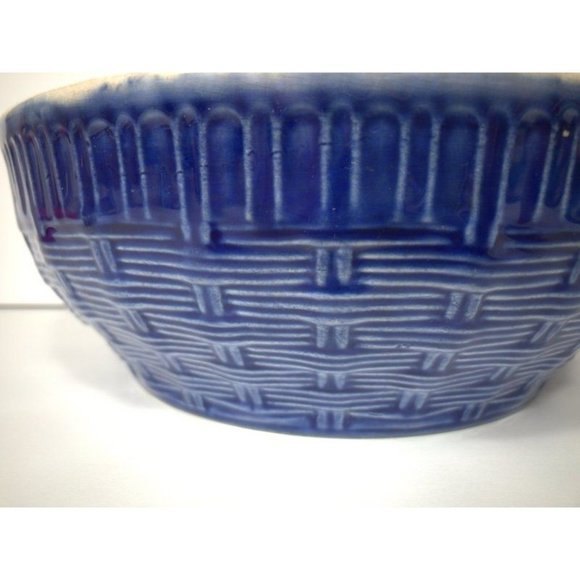Vintage stoneware basket weave mixing bowl, blue 9" serving Bowl, ironstone pott - Picture 2 of 10